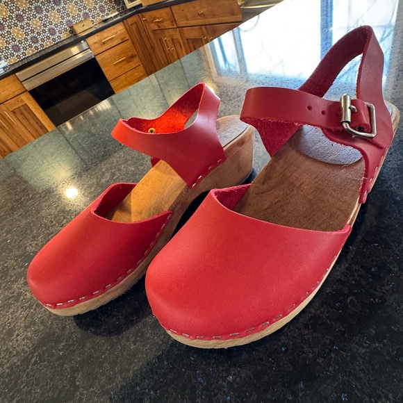 Mia Wooden Clogs – Scandinavian Style, Red Leather, Size 38 (US 8) - Picture 3 of 8